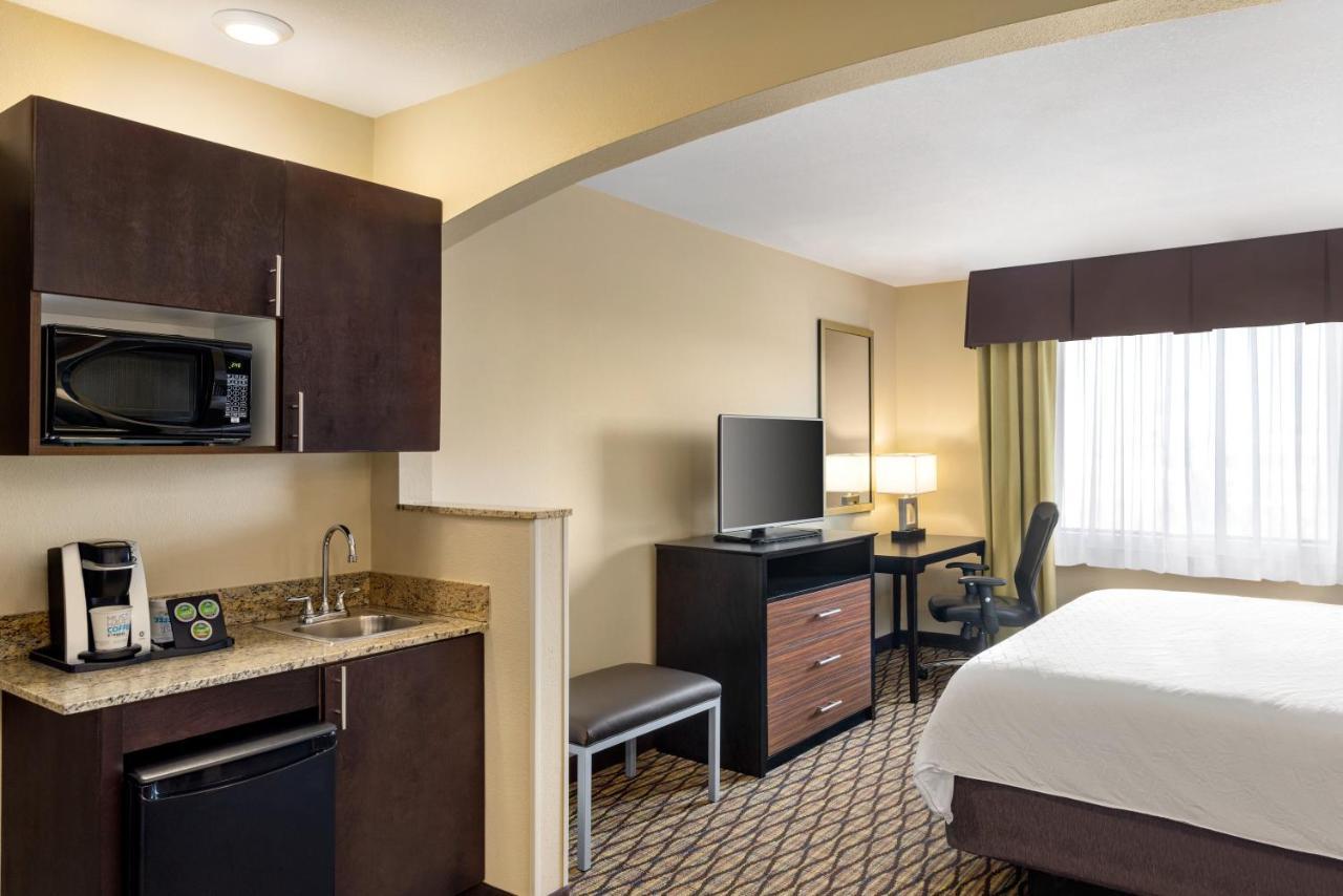 Holiday Inn Express Hotel & Suites Edmond By Ihg Eksteriør bilde