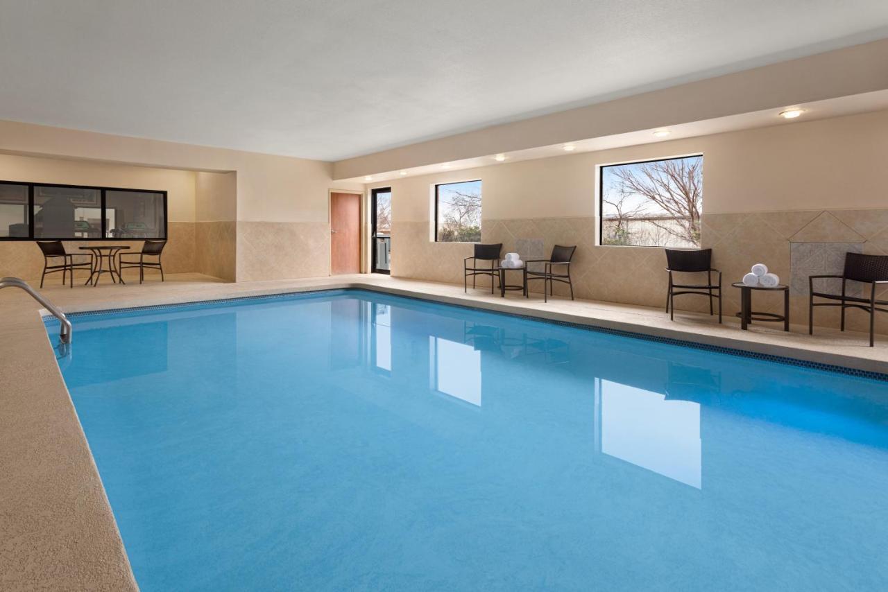 Holiday Inn Express Hotel & Suites Edmond By Ihg Eksteriør bilde